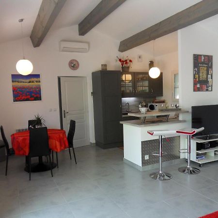 Les Hauts D'Eyragues Gite Reverie Meuble Classe 4 Etoiles Exterior photo