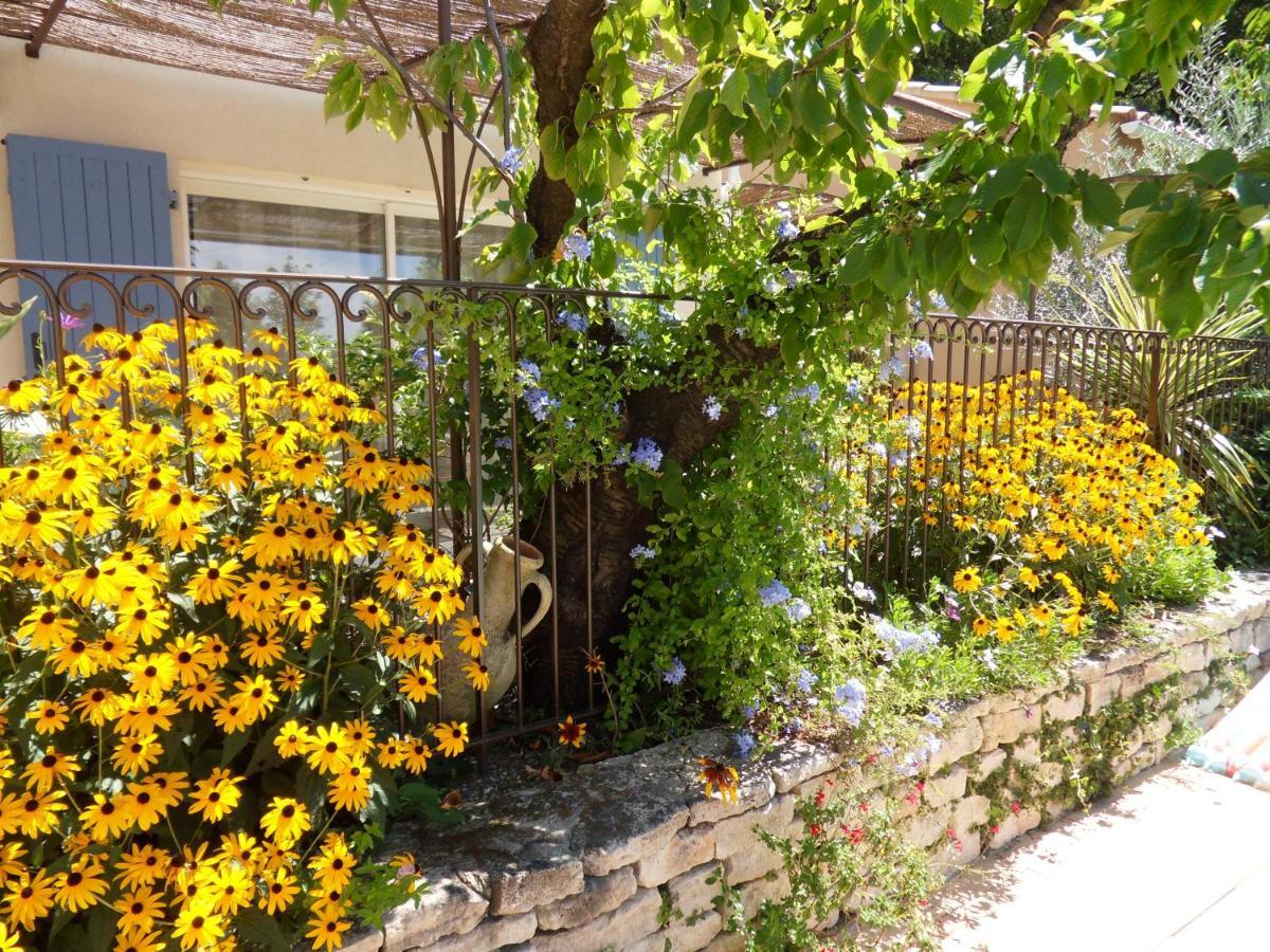 Les Hauts D'Eyragues Gite Reverie Meuble Classe 4 Etoiles Exterior photo
